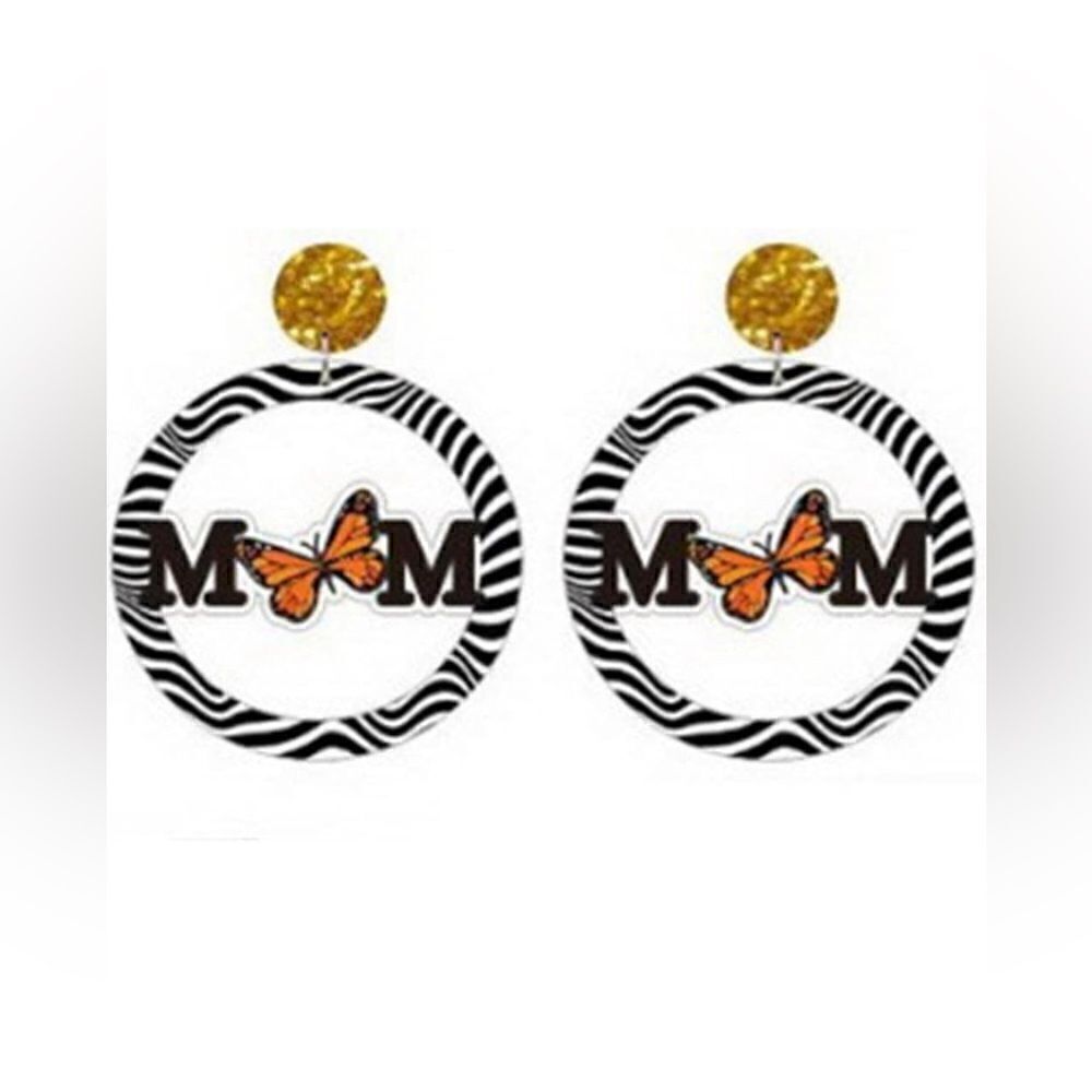 3/ $15 Brand New “Mom” Earrings